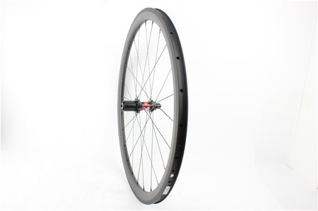 Tubeless carbon wielset 38mm met DT Swiss 240 naven